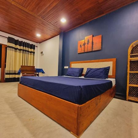 Sandil Surf House Ahangama Kültér fotó