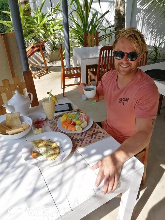 Sandil Surf House Ahangama Kültér fotó