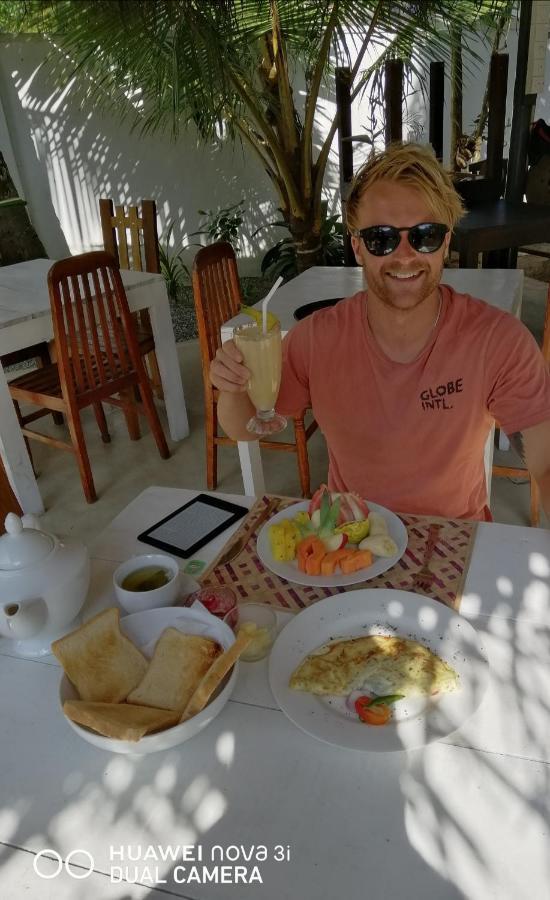 Sandil Surf House Ahangama Kültér fotó